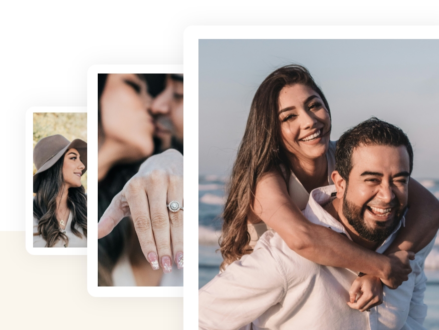 Pareja revisando fotos para contar su historia